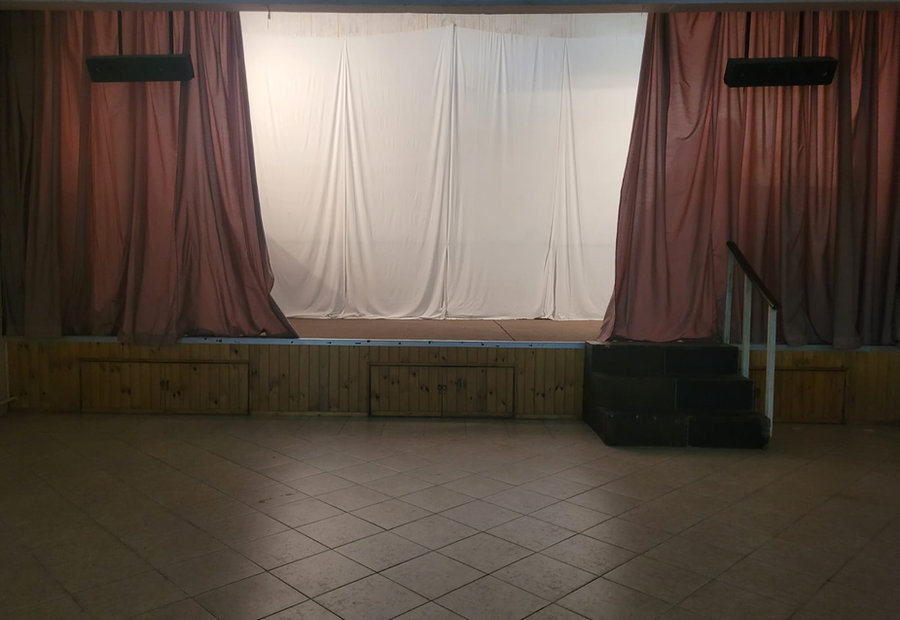 Escenario con cortinas